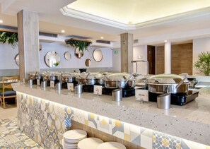 Breakfast, lunch and dinner served - Plaza Diana Hotel (Guadalajara)