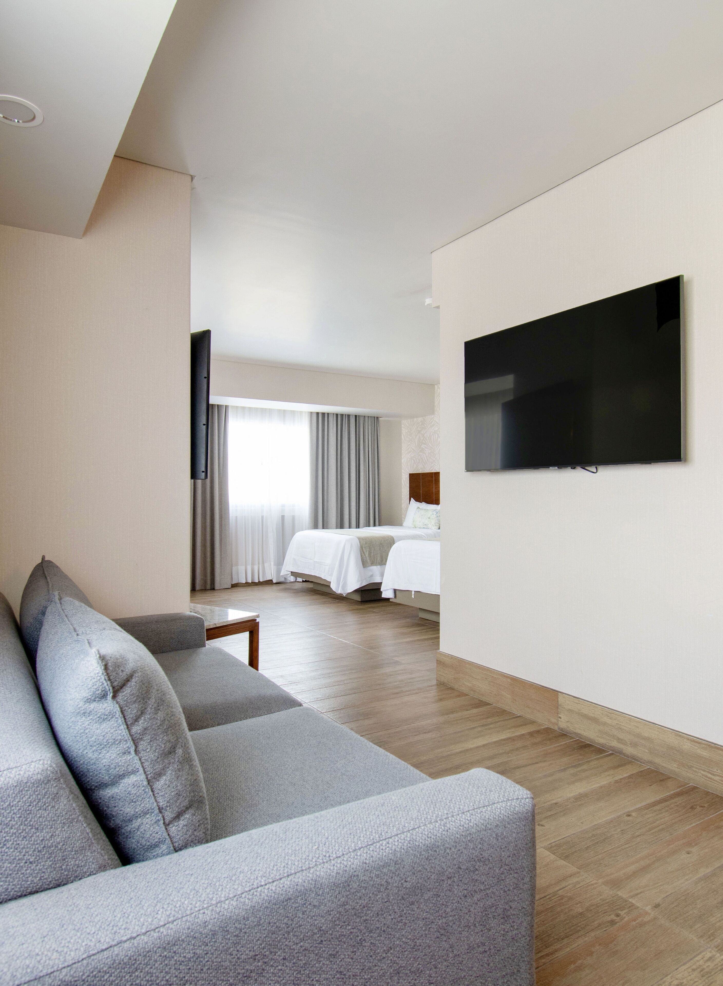 junior room | 1 bedroom, in-room safe, desk, laptop workspace