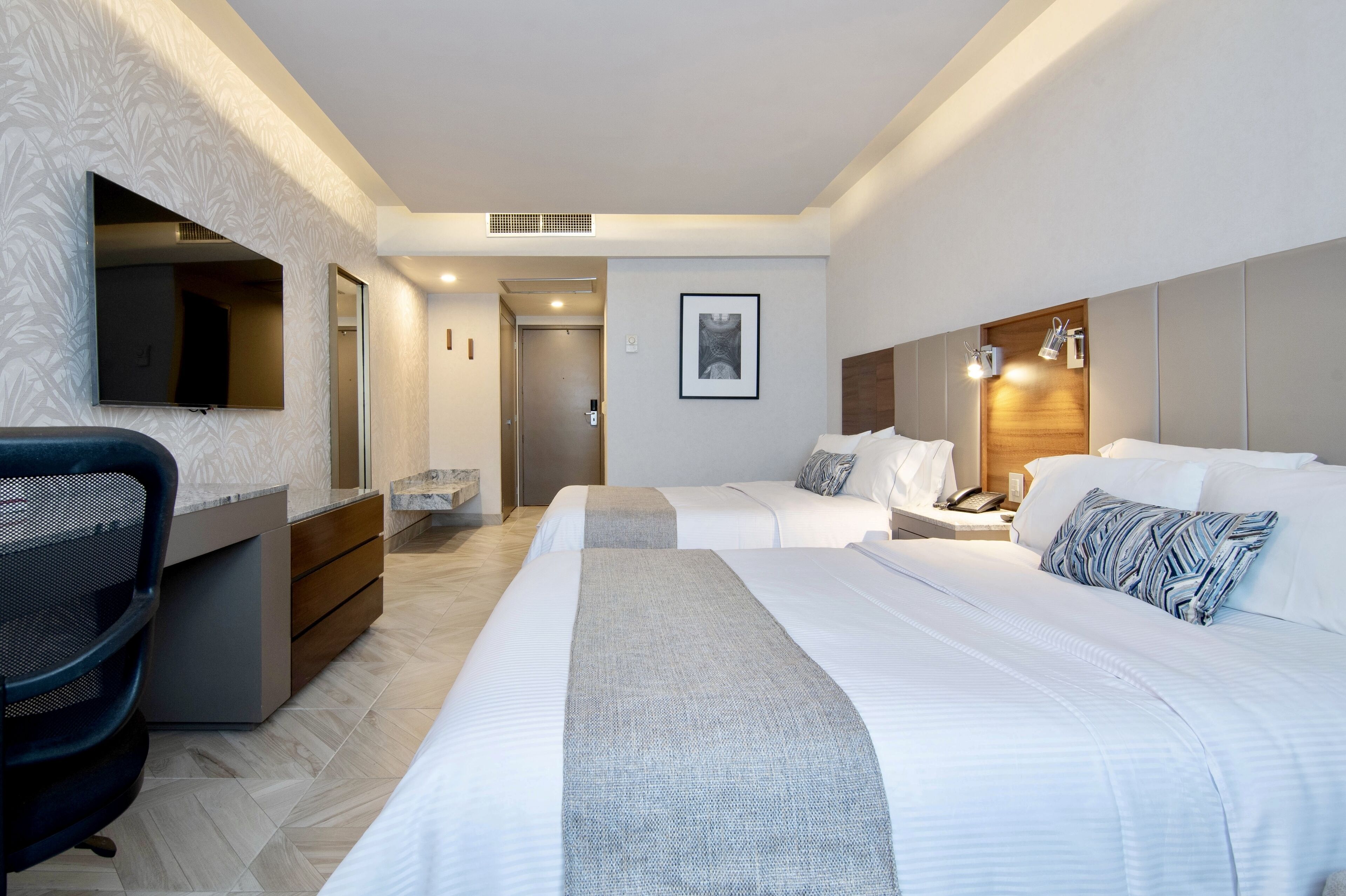 1 bedroom, in-room safe, desk, laptop workspace