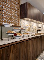 Frühstück, Mittagessen und Abendessen