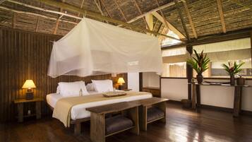 Signature huisje | Beddengoed, een wekker