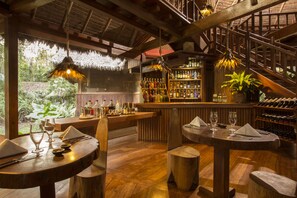 Bar (en la propiedad)