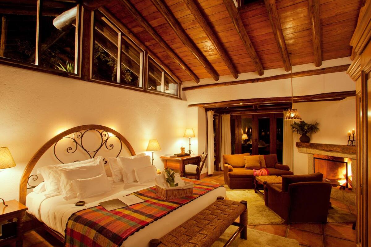 suite | 1 bedroom, premium bedding, minibar, in-room safe