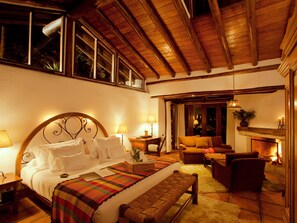 Suíte | 1 quarto, roupas de cama premium, frigobar, cofres nos quartos