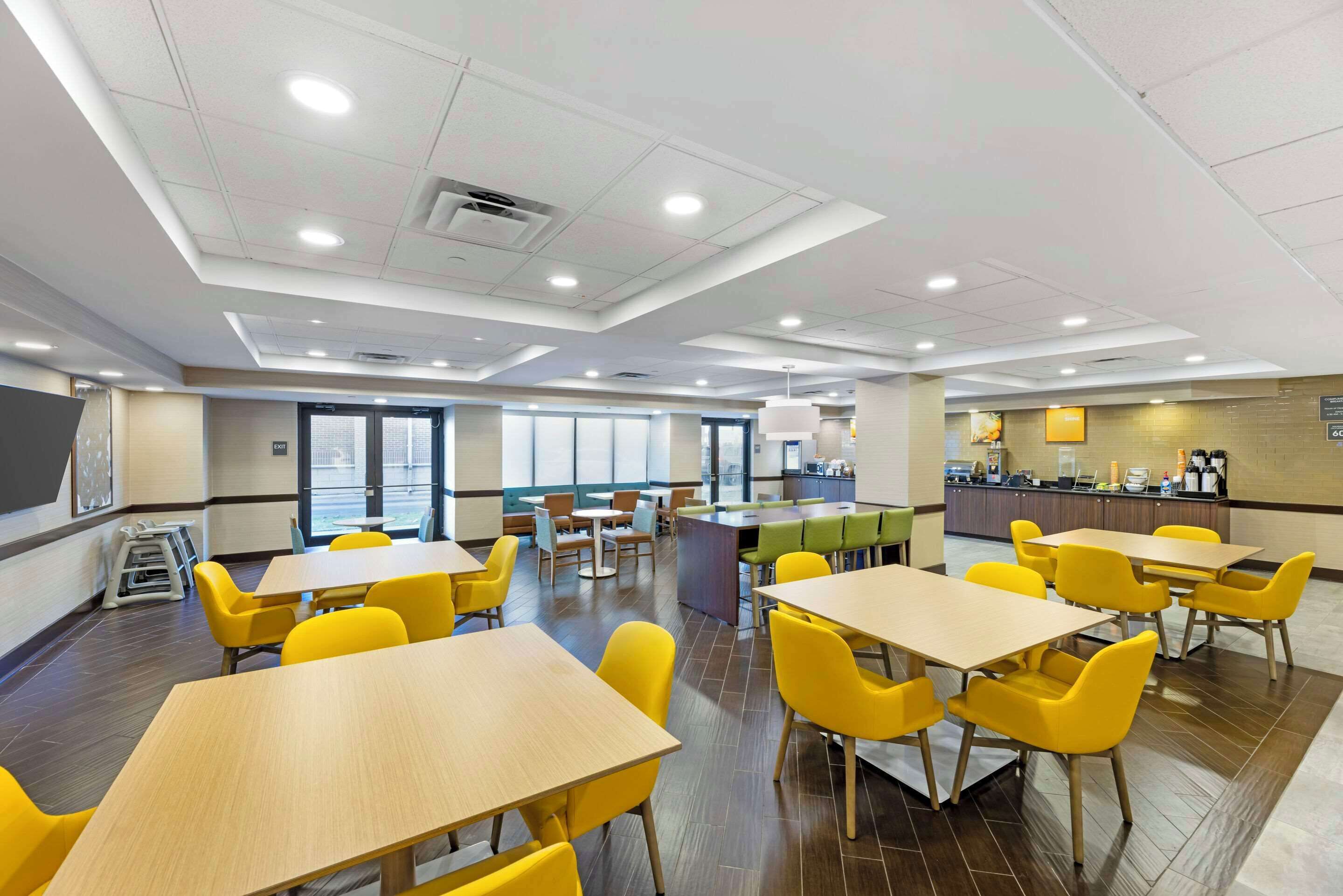 free daily continental breakfast