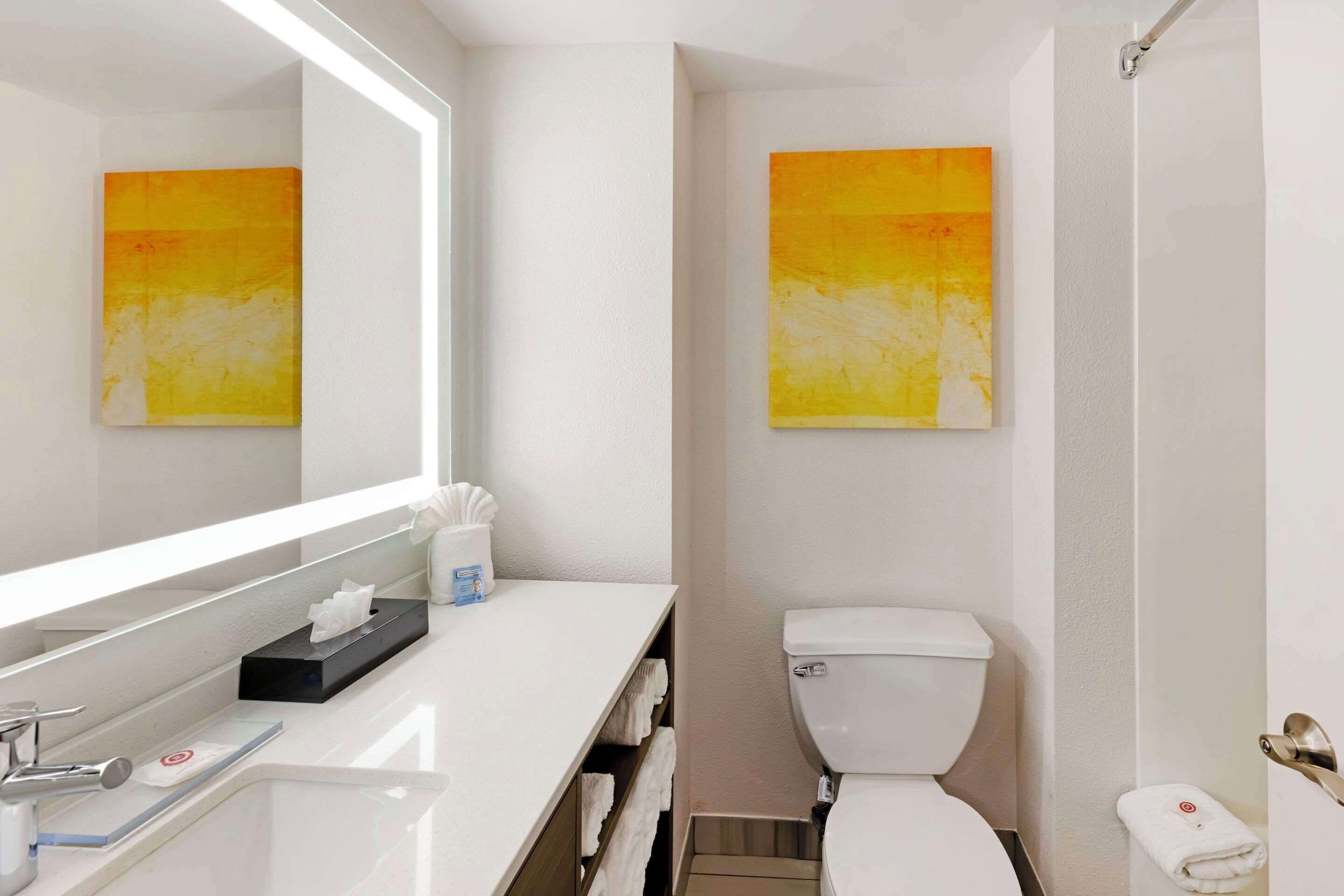 premium bedding, in-room safe, desk, laptop workspace