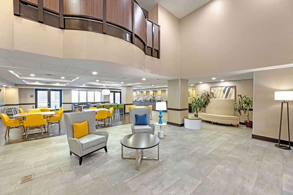Comfort Inn & Suites Arlington Heights - Schaumburg