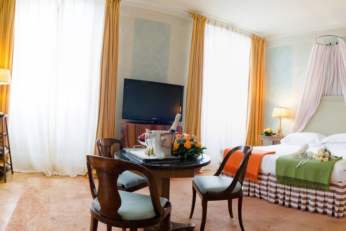 Junior Suite (Romantic) | Premium bedding, down duvets, minibar, in-room safe