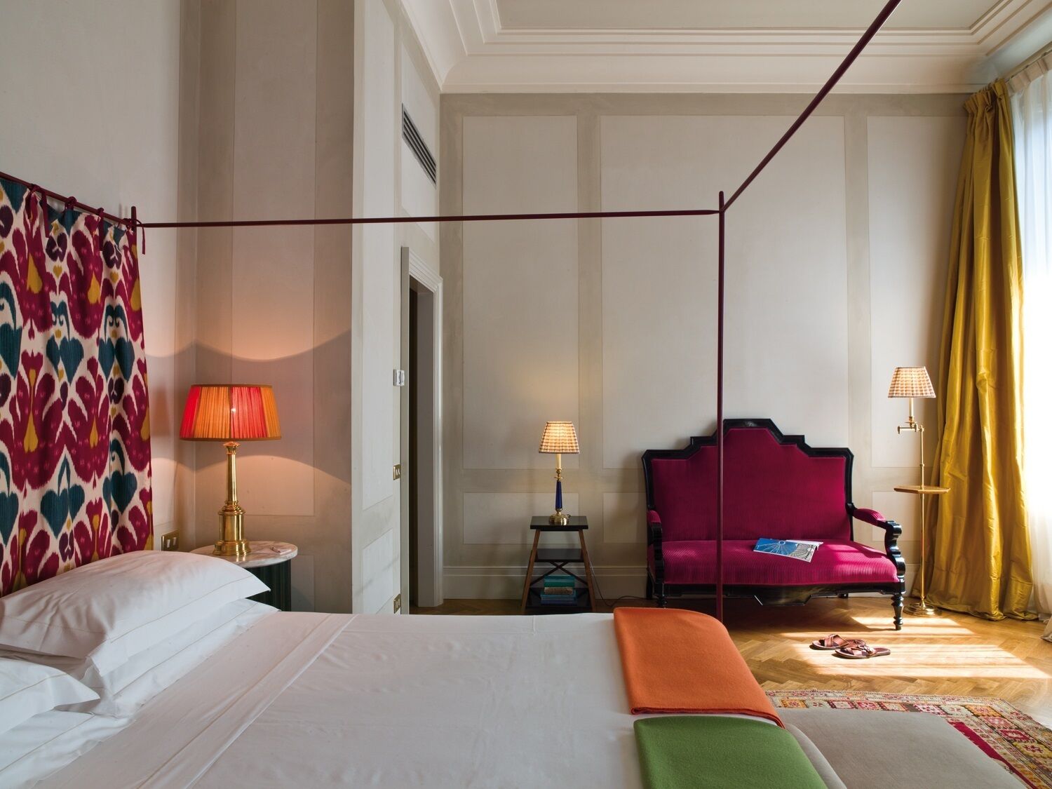 Suite junior (Library) | Ropa de cama de alta calidad, edredones de plumas, minibar y caja fuerte