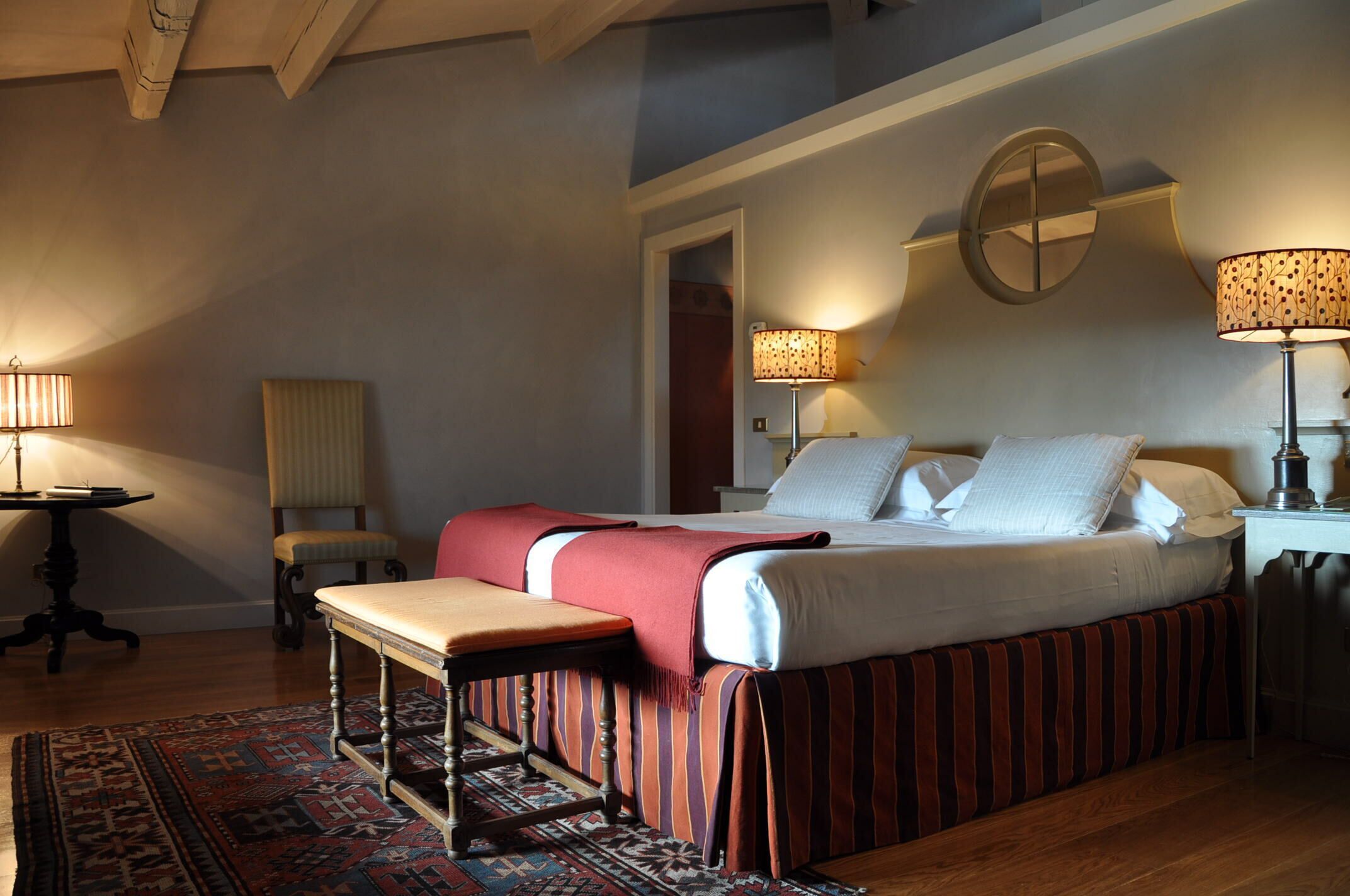 Suite junior (Private Hammam) | Ropa de cama de alta calidad, edredones de plumas, minibar y caja fuerte