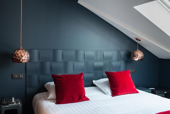 Premium bedding, in-room safe, blackout curtains, soundproofing