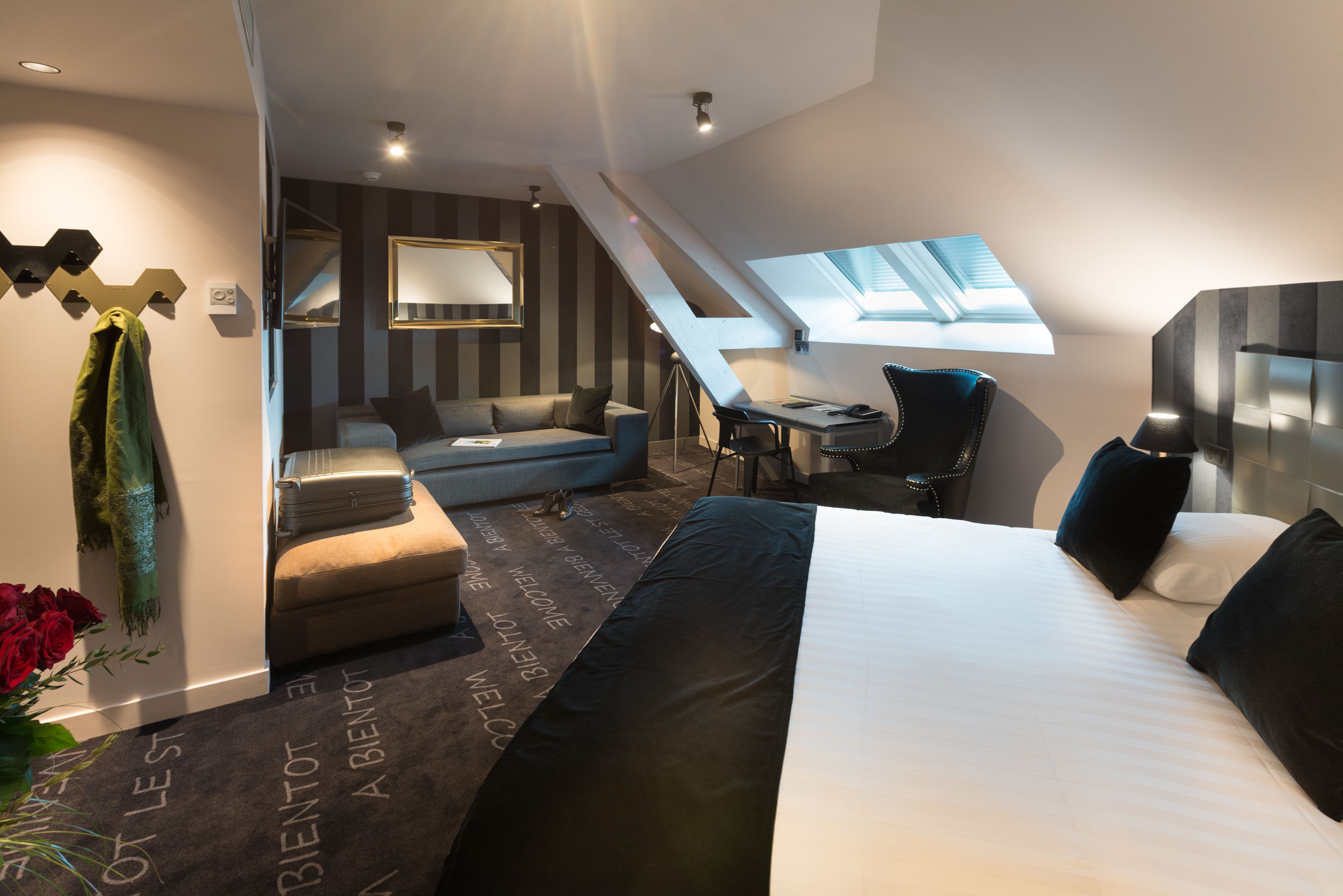 family room (superior) | premium bedding, in-room safe, blackout curtains, soundproofing