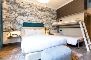 Hypo-allergenic bedding, minibar, in-room safe, desk