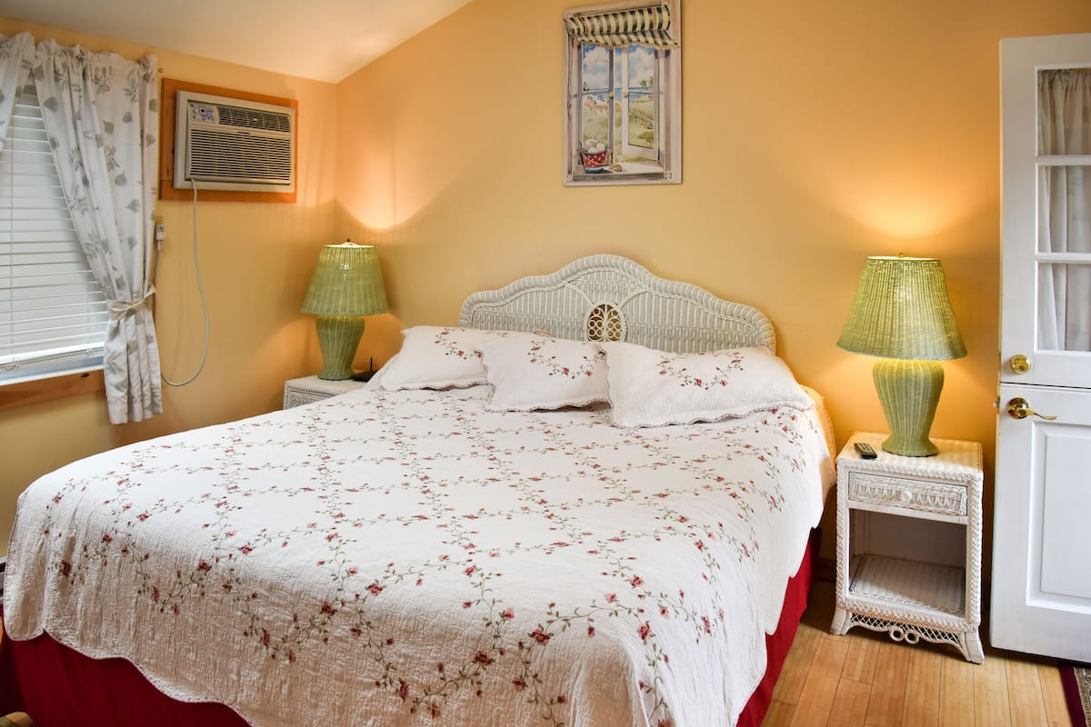 Honeymoon-Studio, 1 King-Bett | Ausblick vom Zimmer