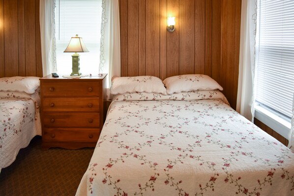 Basic Duplex, 2 Double Beds