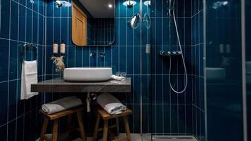 Superior Double Room | Bathroom