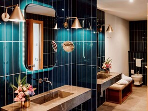 Deluxe-Doppelzimmer, Balkon | Badezimmer