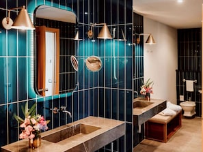 Deluxe Room, 1 Double Bed, Balcony (Renovated) | Bathroom | Eco-friendly toiletries, hair dryer, bidet, towels