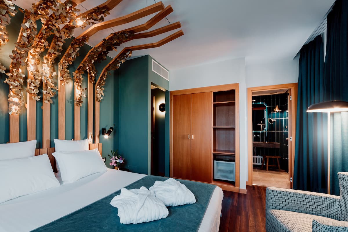 Ropa de cama de alta calidad, edredón y minibar