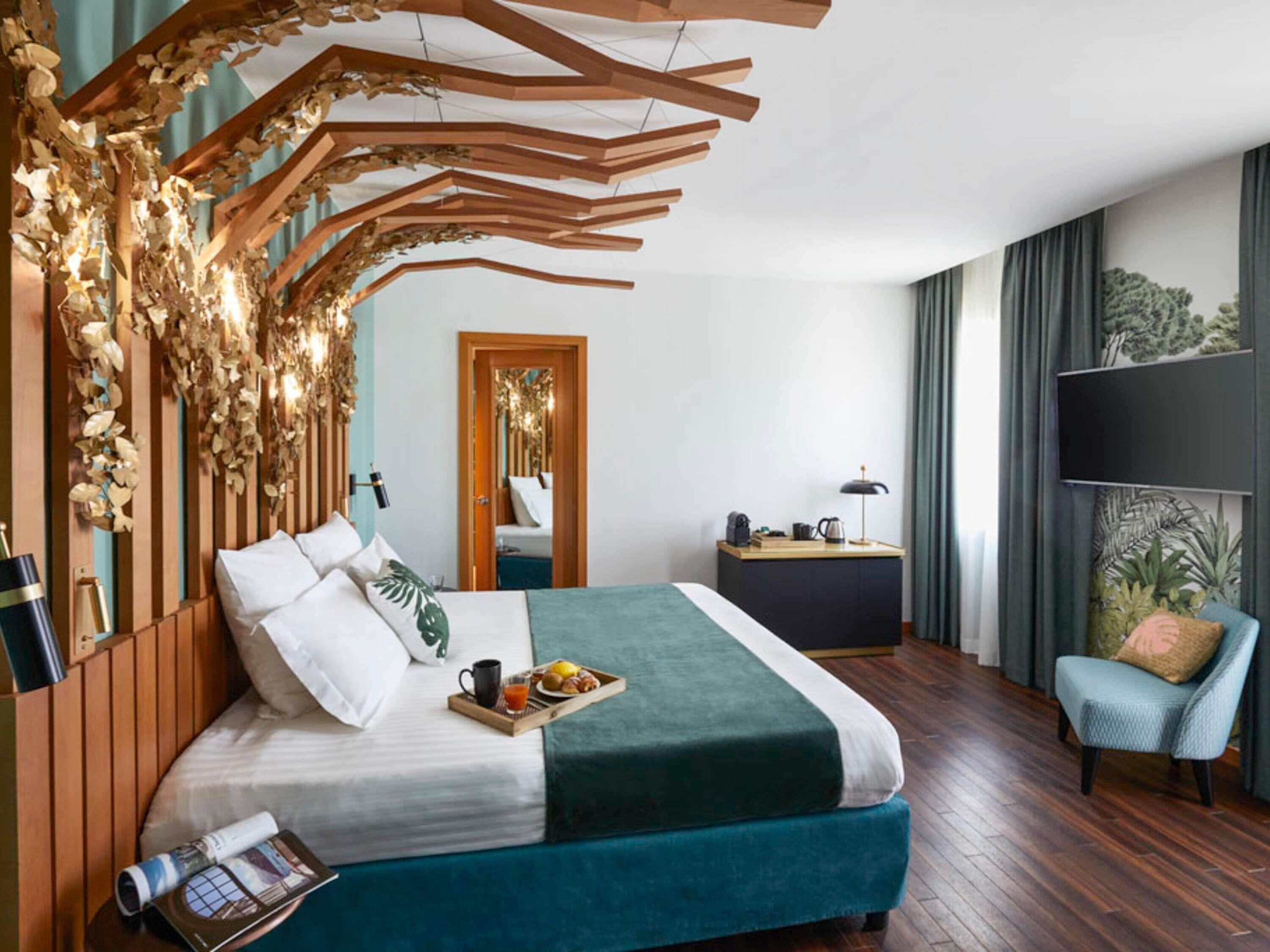 Habitación Deluxe, 1 cama matrimonial (Jacuzzi on private terrace) | Ropa de cama de alta calidad, edredón y minibar 