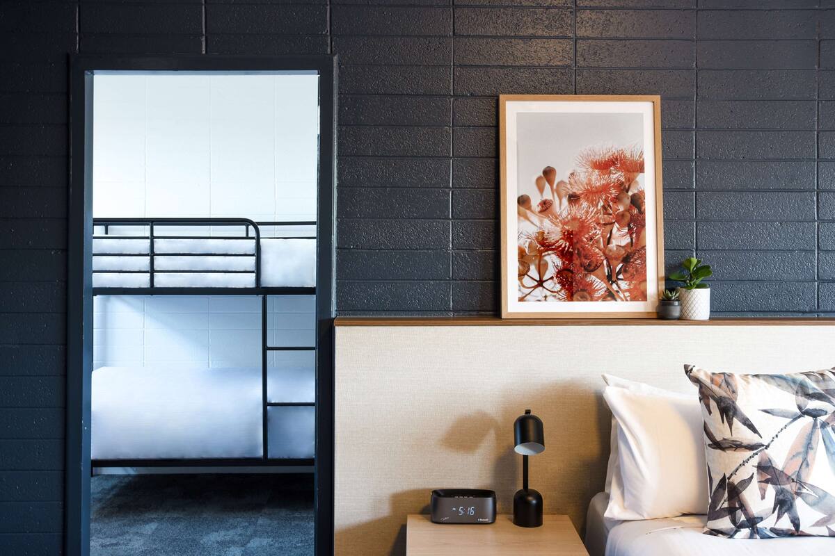 family room (hm) | minibar, in-room safe, desk, blackout curtains