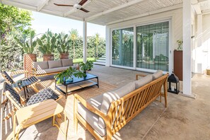 Beach Villa at Beach Club 93 Luxury Resort | Terrasse/patio