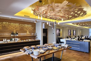 Daily buffet breakfast (EUR 15 per person)