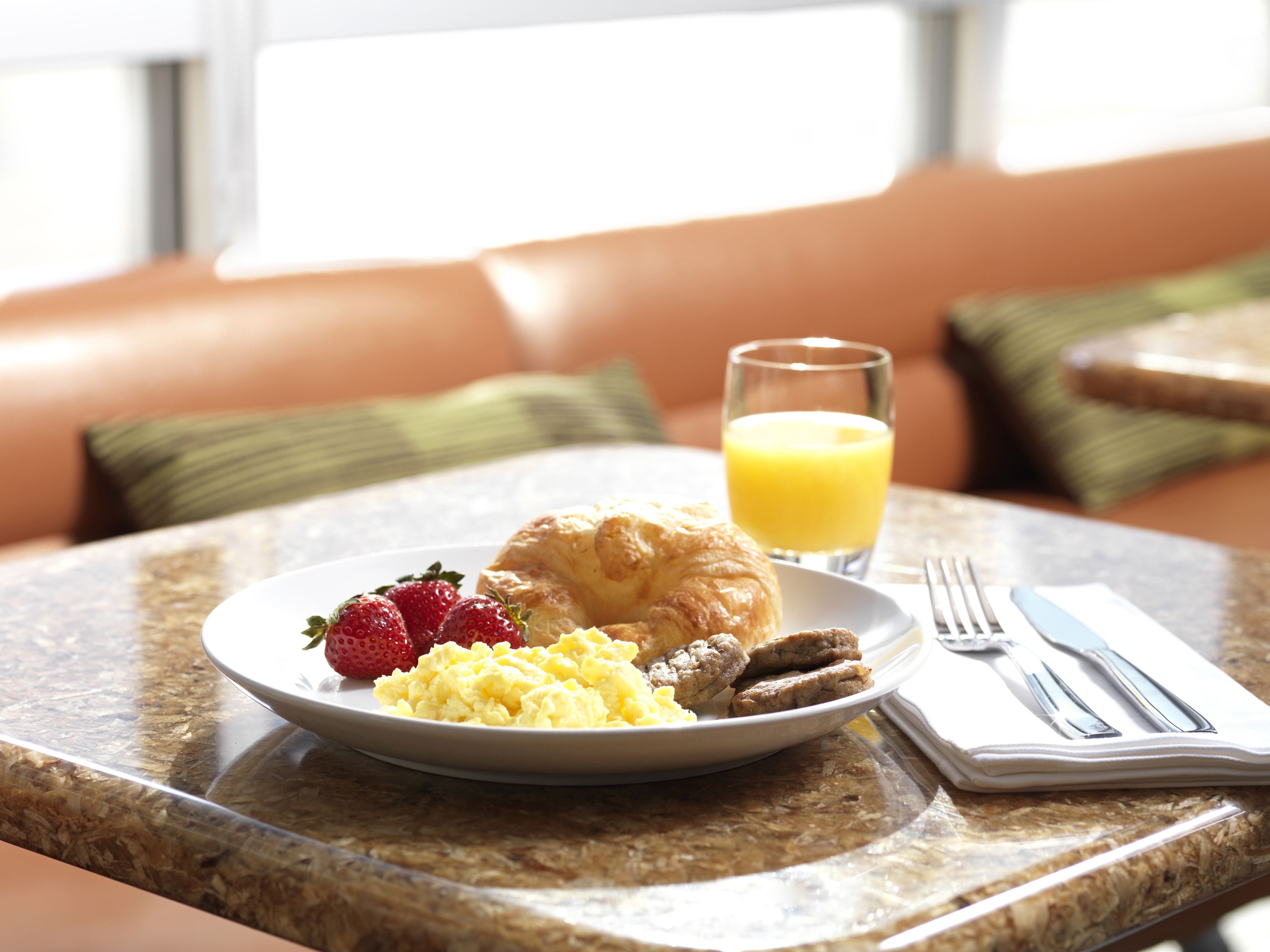 free daily continental breakfast