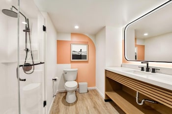 Room, 1 King Bed with Sofa bed, View (Neighborhood View) | Bathroom | Free toiletries, hair dryer, towels at Romer Waikiki at the Ambassador