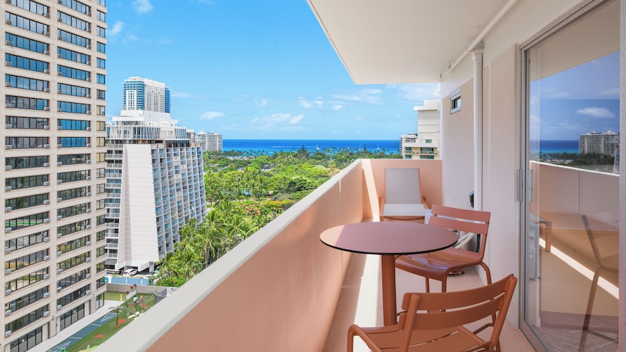 Ambassador Hotel of Waikiki, Tapestry Collection by Hilton