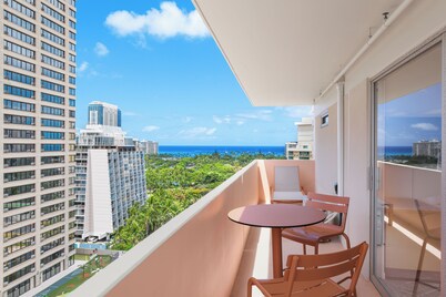 Ambassador Hotel of Waikiki, Tapestry Collection by Hilton