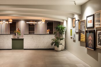 Reception area at Romer Waikiki at the Ambassador