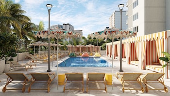 Pool (outdoor) at Romer Waikiki at the Ambassador