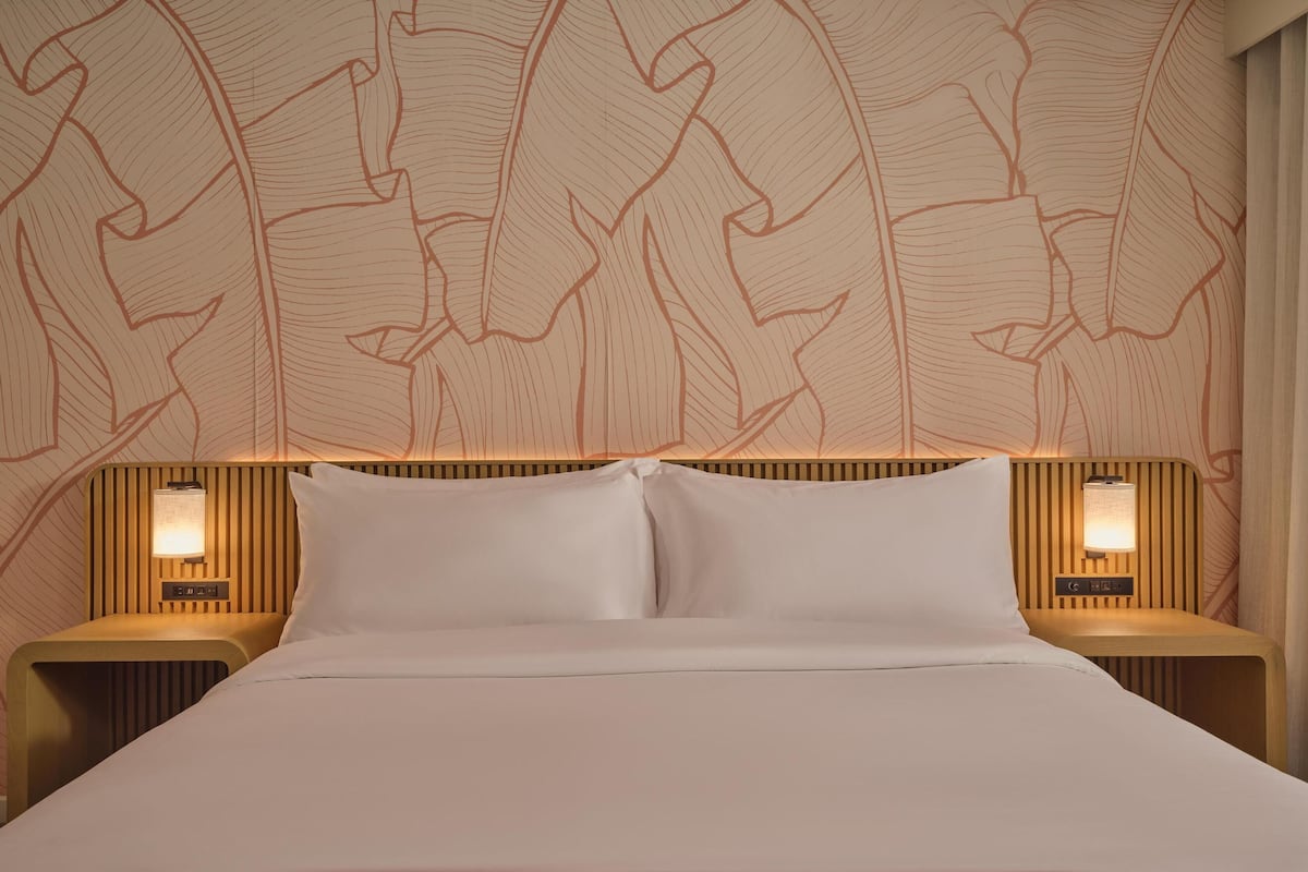 Hypo-allergenic bedding, in-room safe, individually decorated