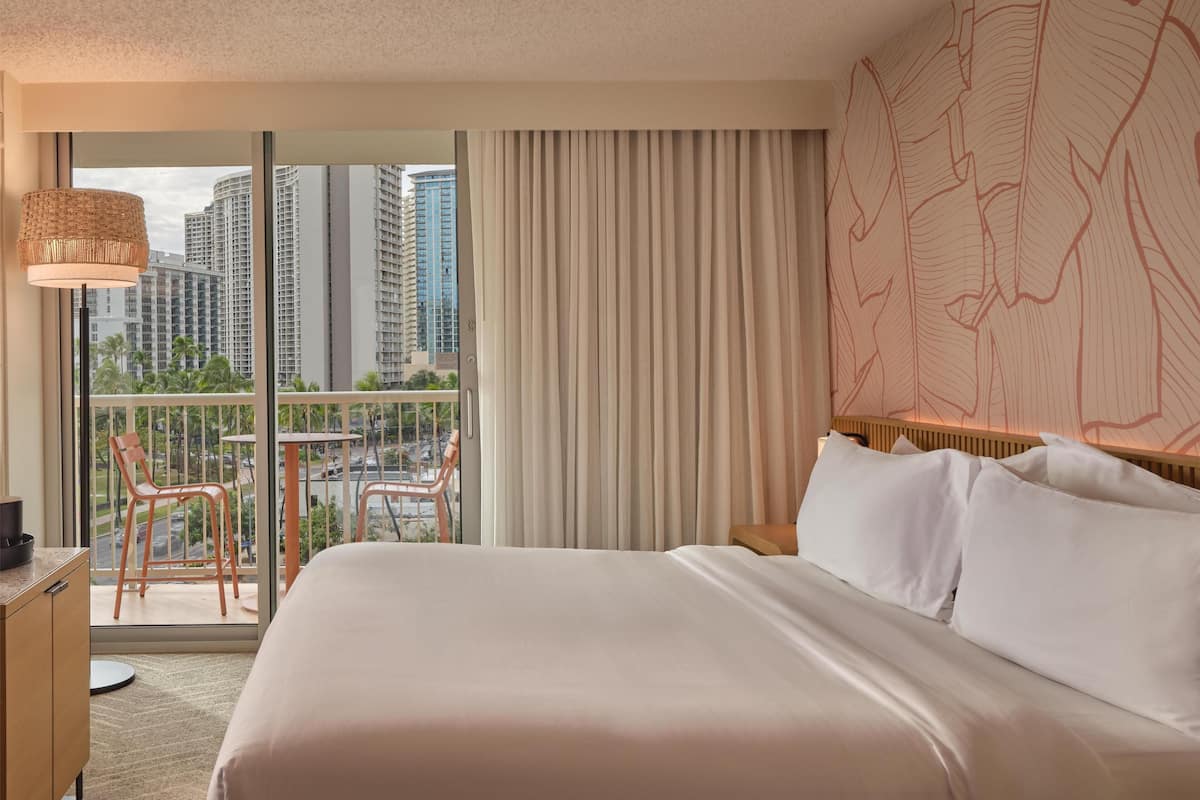 Hypo-allergenic bedding, in-room safe, individually decorated