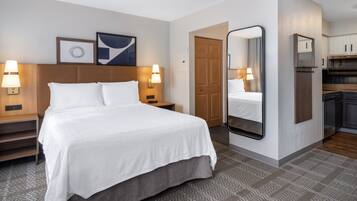 1 bedroom, pillow-top beds, desk, laptop workspace