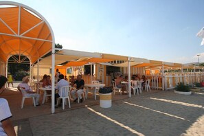 Playa privada en los alrededores y traslado desde/hacia la playa