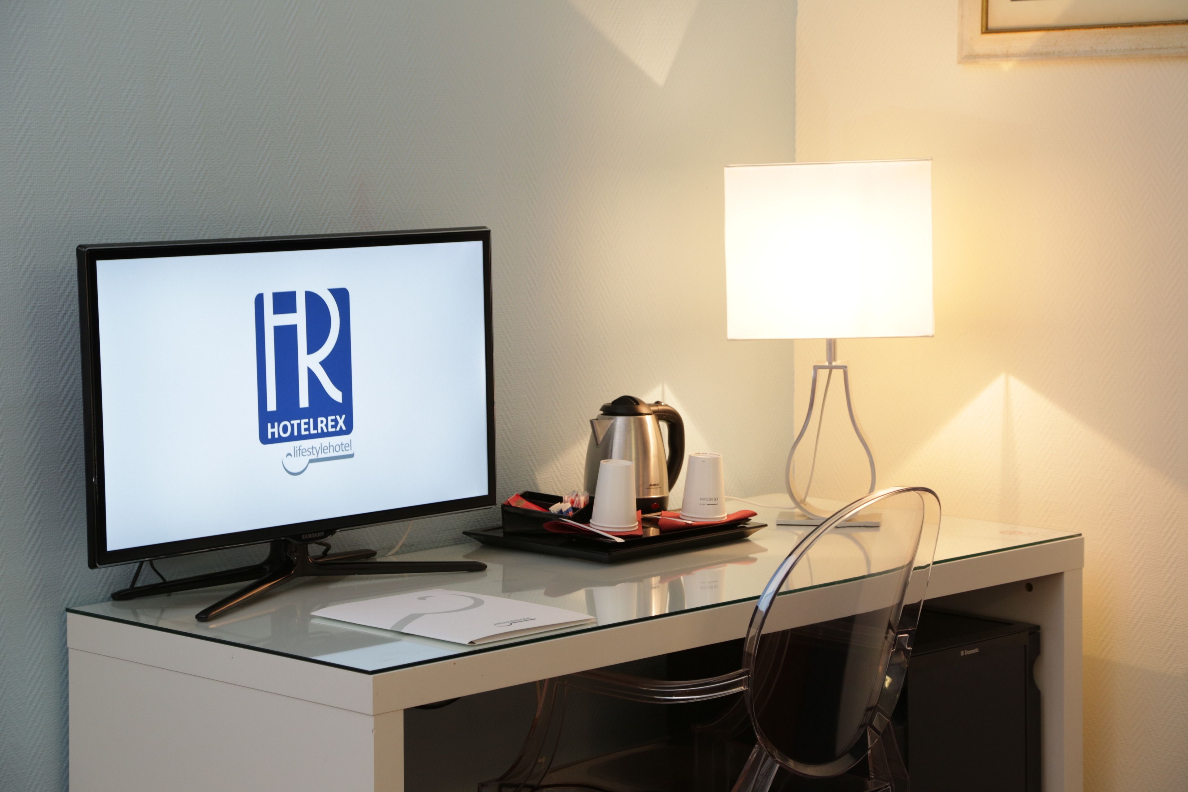 standard triple room | down duvets, minibar, in-room safe, desk