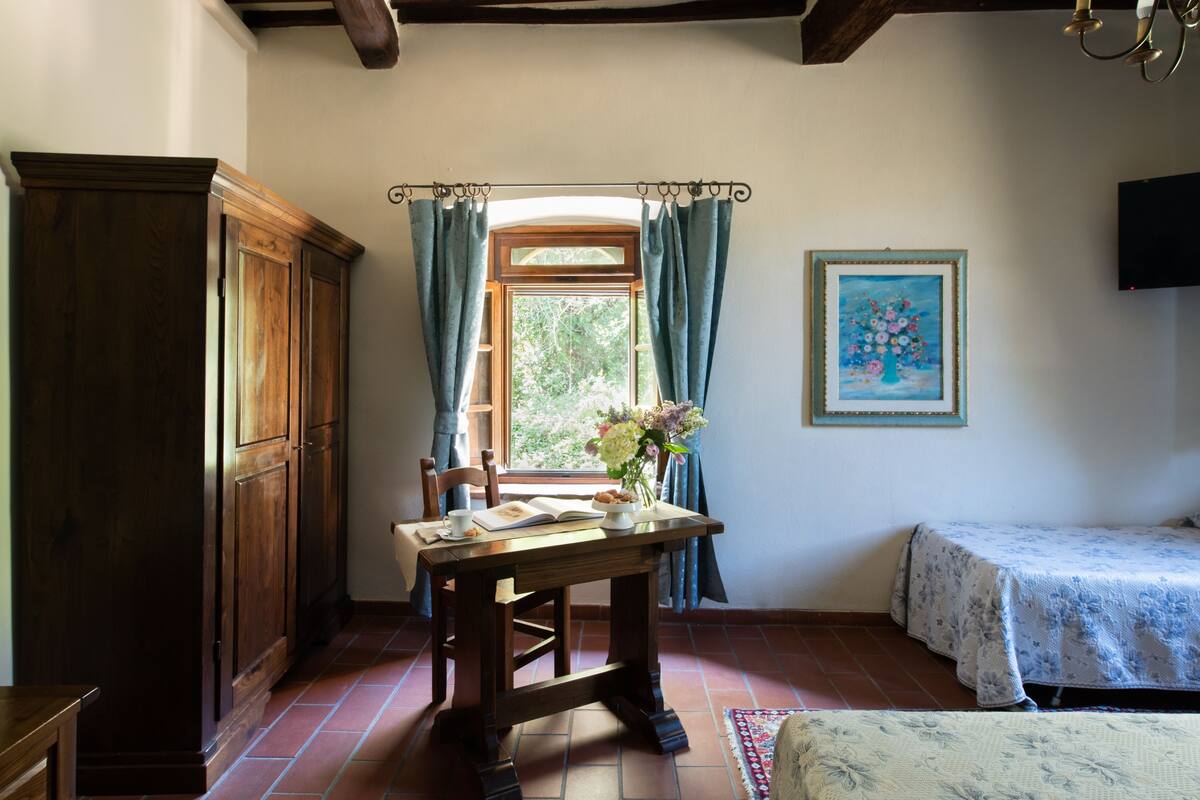 Standard Quadruple Room, 1 Bedroom | In-room safe, desk, iron/ironing board (on request), WiFi (free)