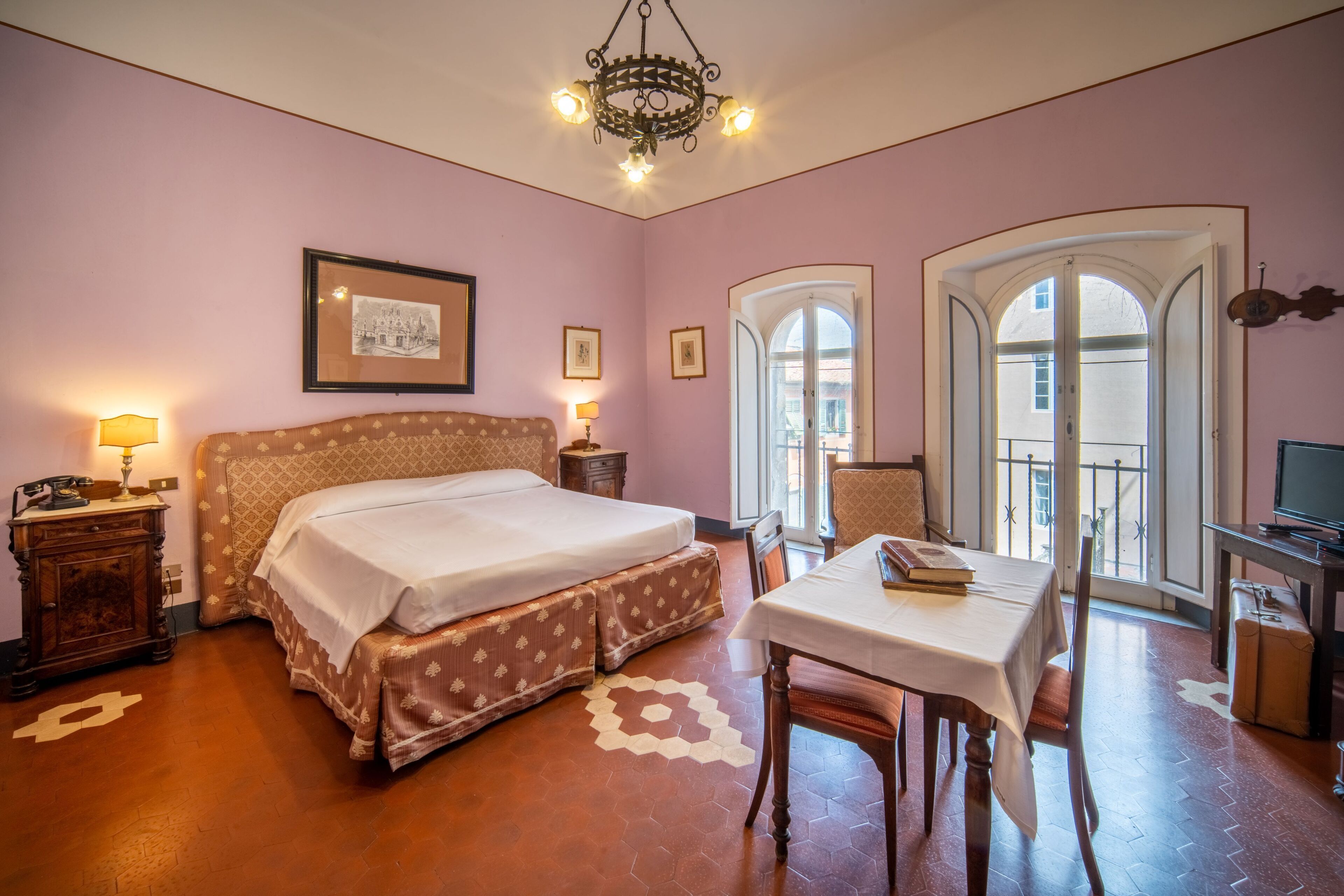 Photo - Royal Victoria Hotel