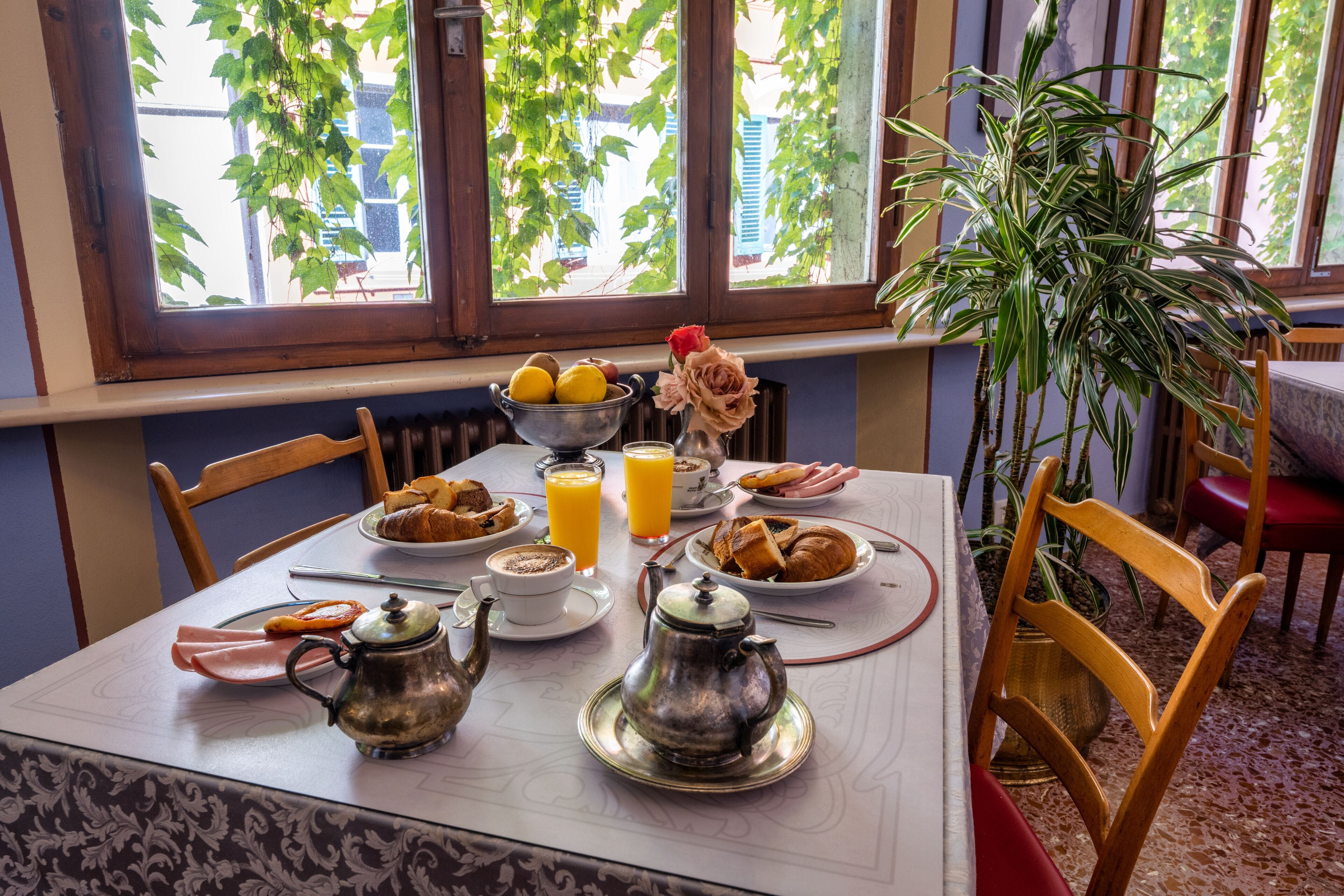 Photo - Royal Victoria Hotel