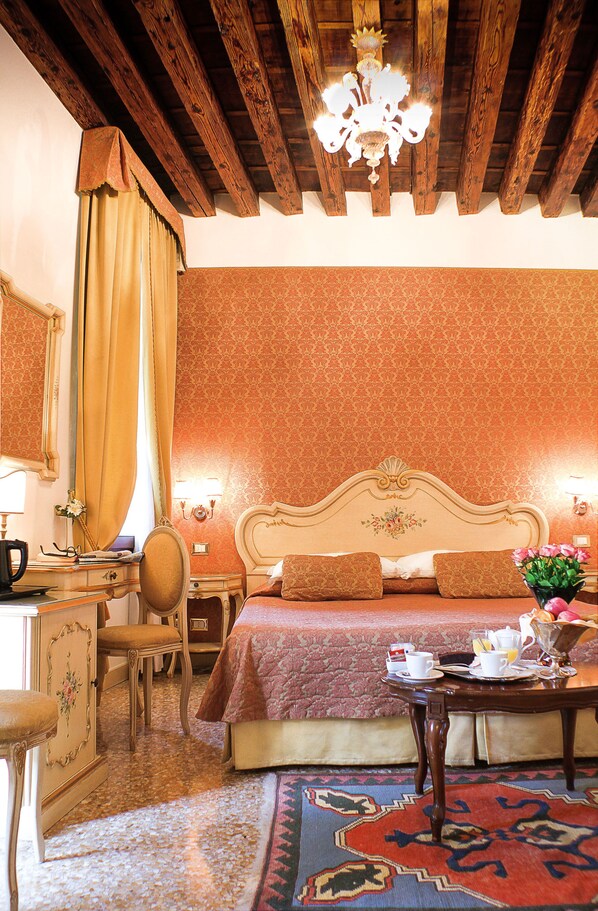 Minibar, in-room safe, free WiFi, bed sheets