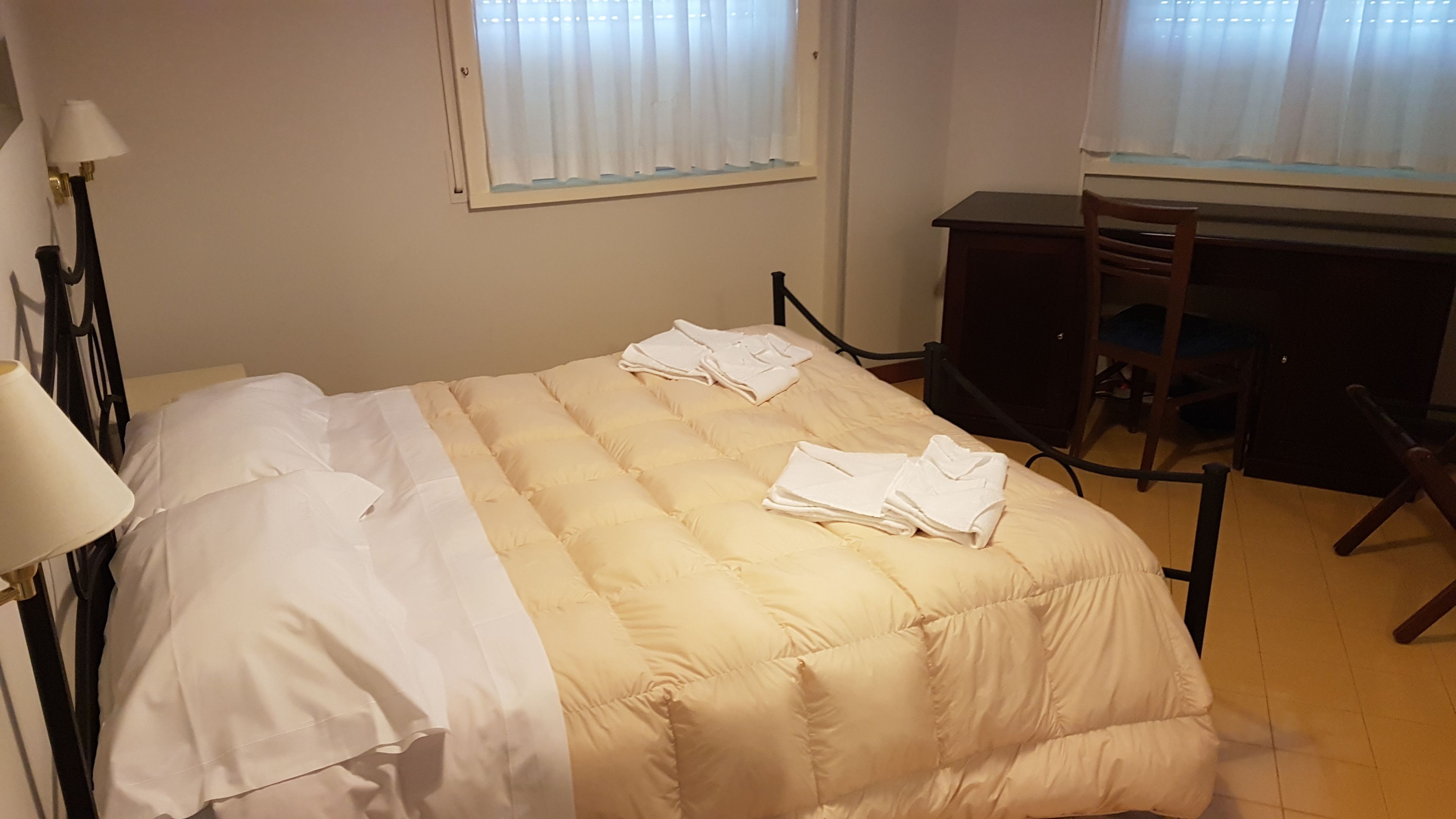 Premium bedding, down duvets, minibar, in-room safe