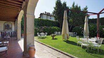 Bar (in der Unterkunft)