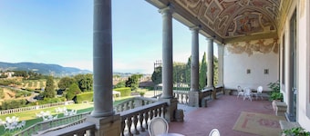 Tenuta Di Artimino Melia Collection