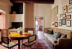 Pillowtop beds, in-room safe, individually furnished, iron/ironing board - Tenuta di Artimino Melia Collection (Carmignano)