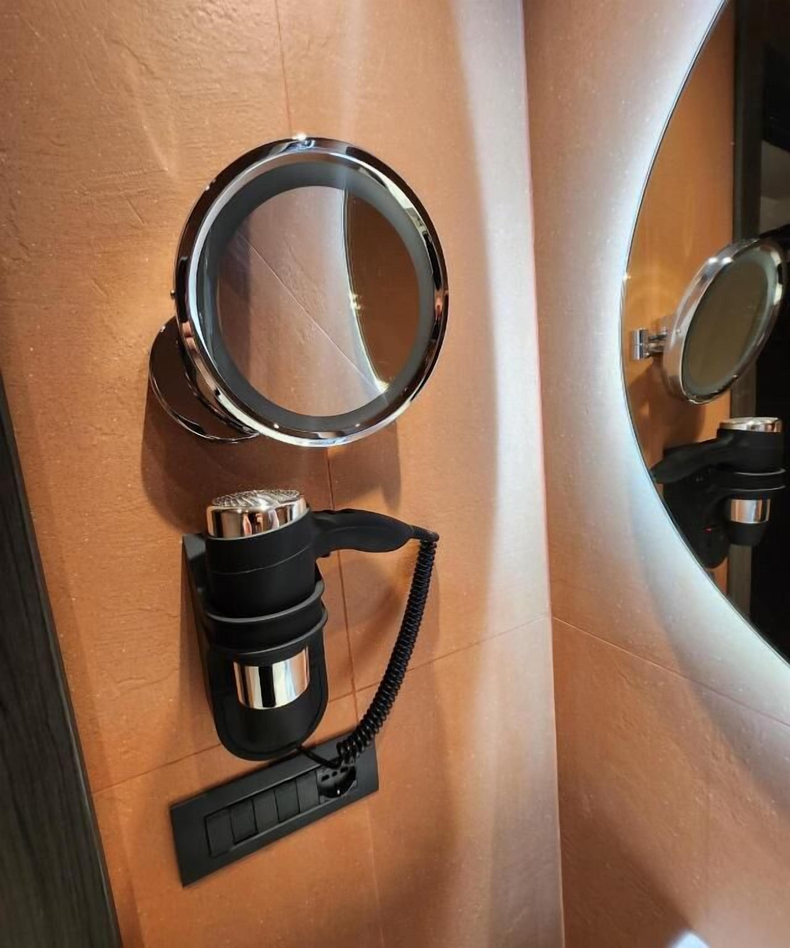 comfort twin room | bathroom | combined shower/bathtub, free toiletries, hair dryer, bidet