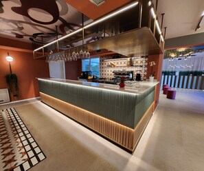 酒吧（店内）