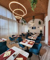 Dagelijks ontbijtbuffet (EUR 12 per persoon)