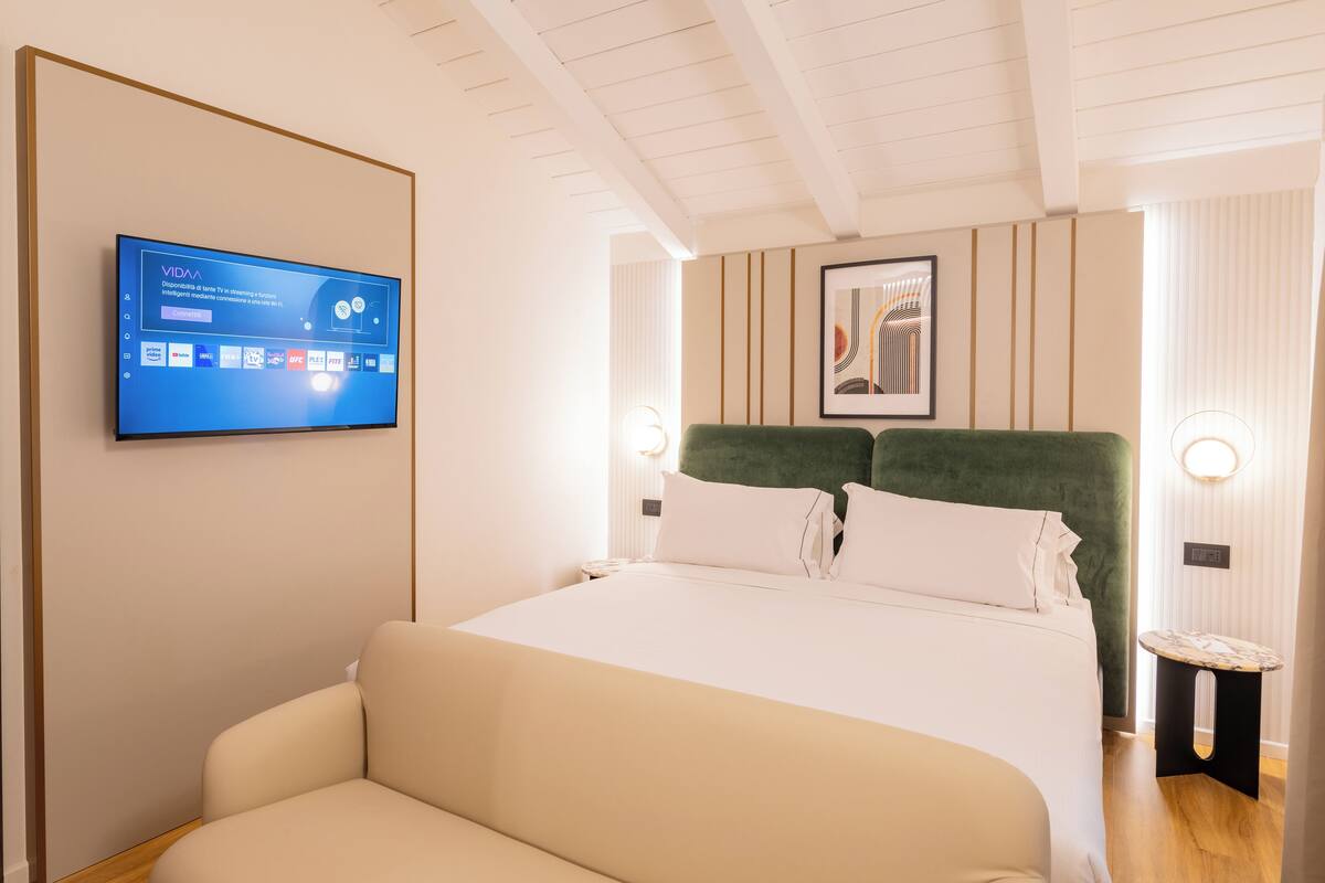 Superior Double Room | Down comforters, minibar, in-room safe, desk